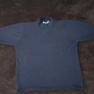 David Hollis turtleneck size small